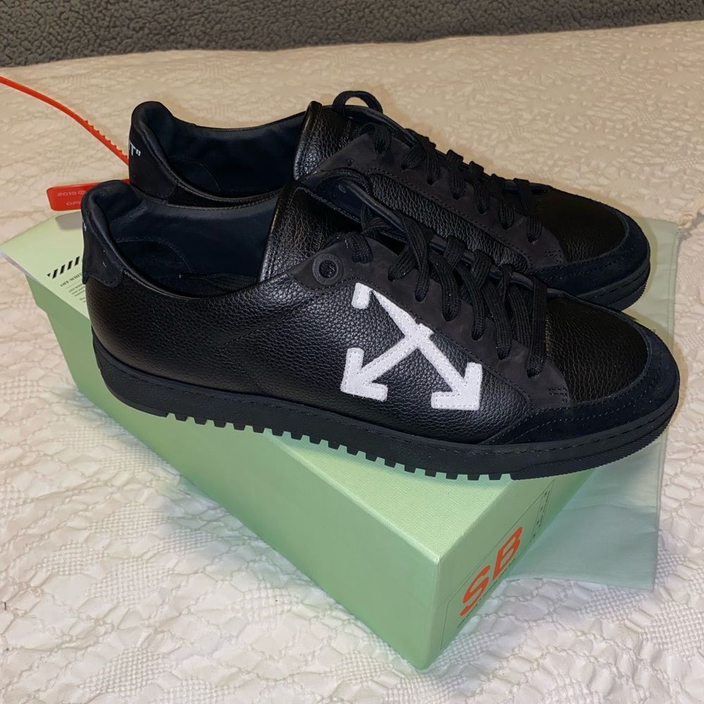 Off-White Carryover Sneaker